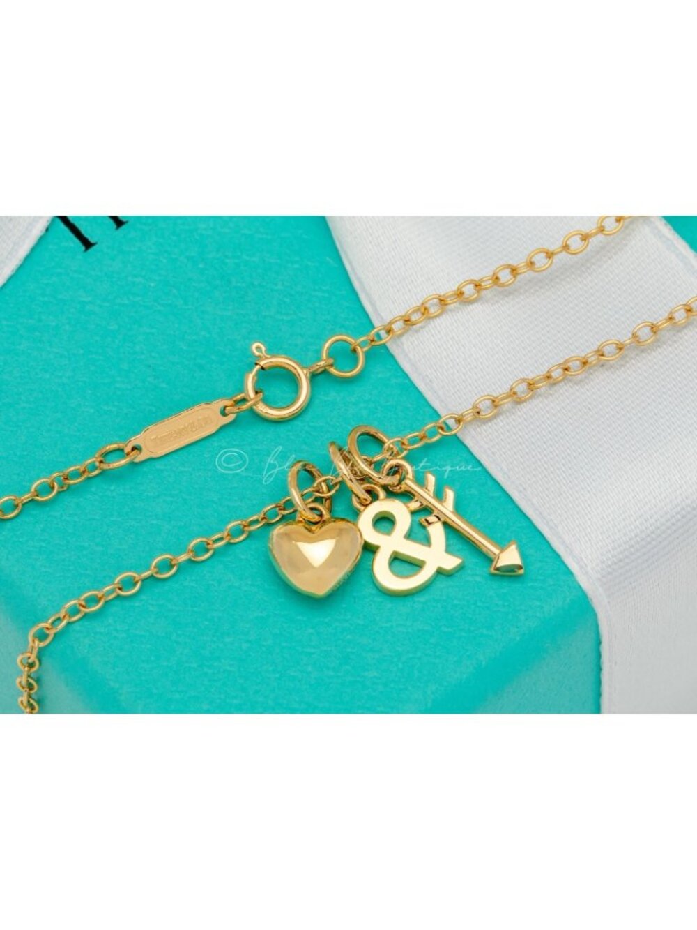 Tiffany & Co 18k Gold Necklace Rare "Heart & Arrow" 3-Charm Pendant on 16" Chain - Picture 3 of 5